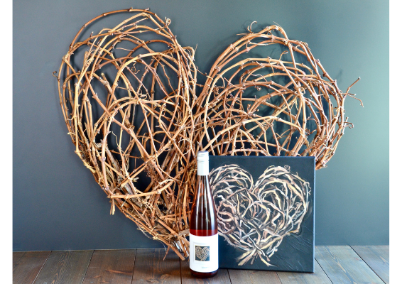 Entangled Hearts Rose Wine+Art (1)